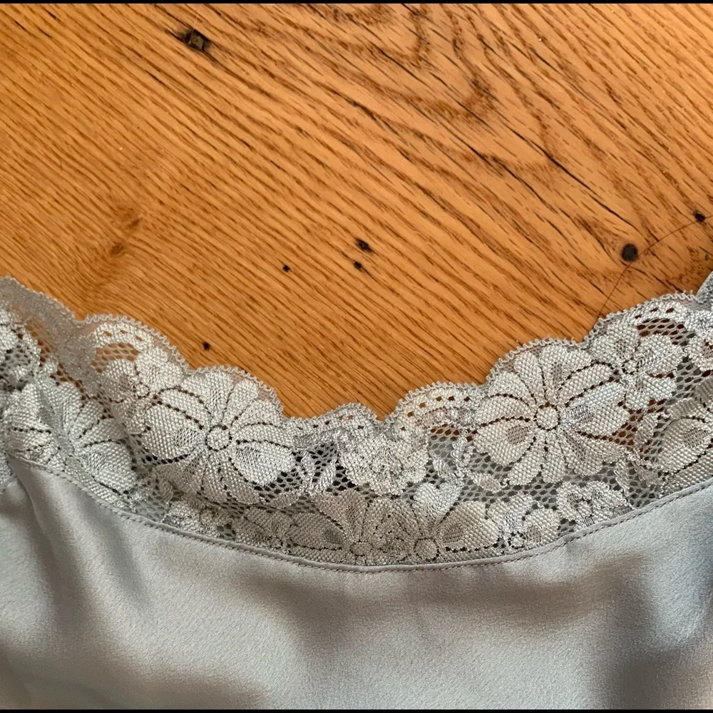 Brandy Melville cropped cami - Picture 2 of 4